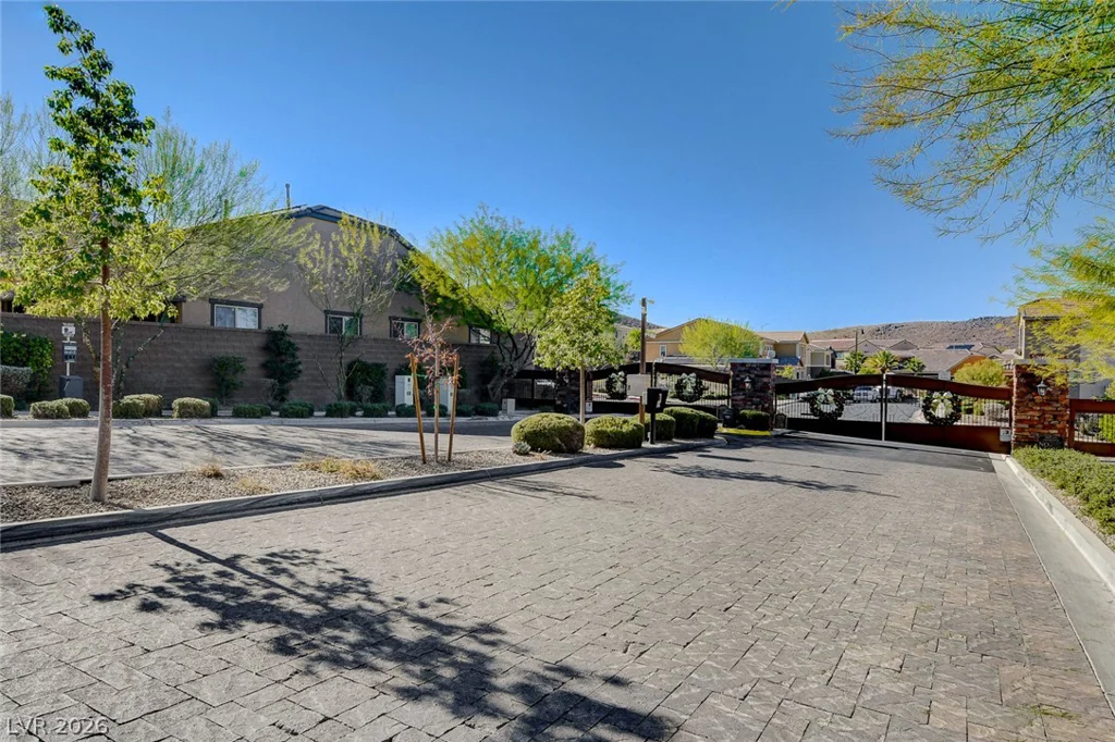 901 Gatesbridge, Henderson, NV 89012