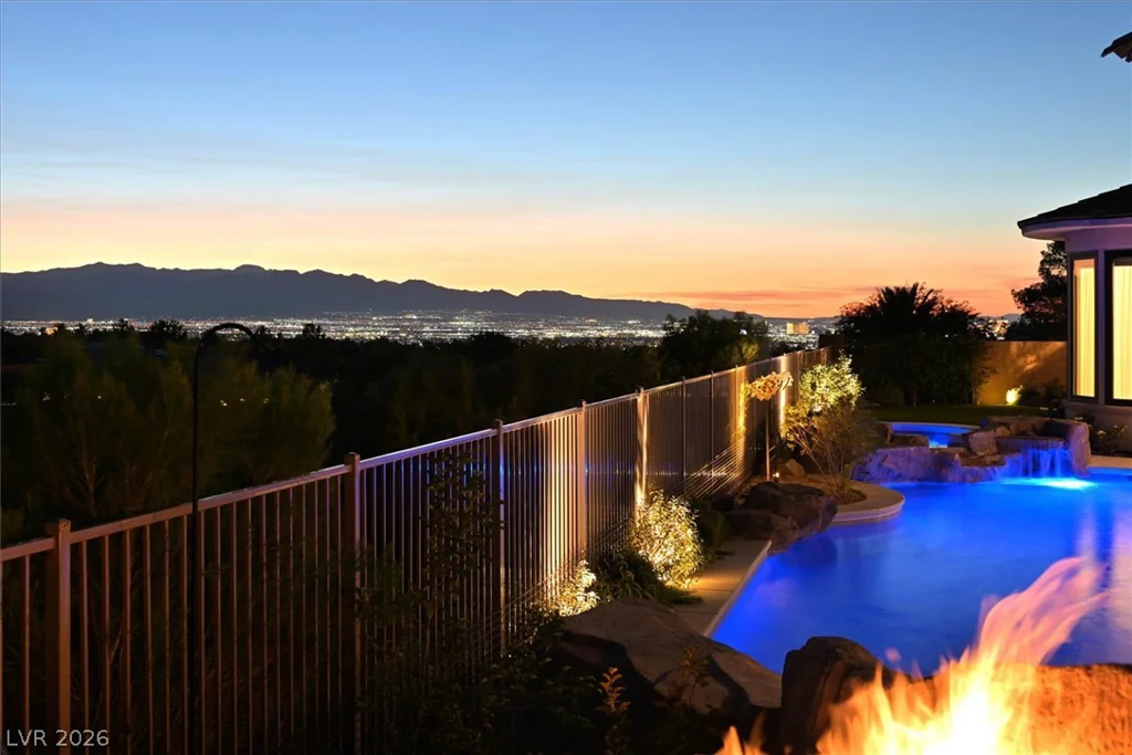 19 Club Vista, Henderson, NV 89052