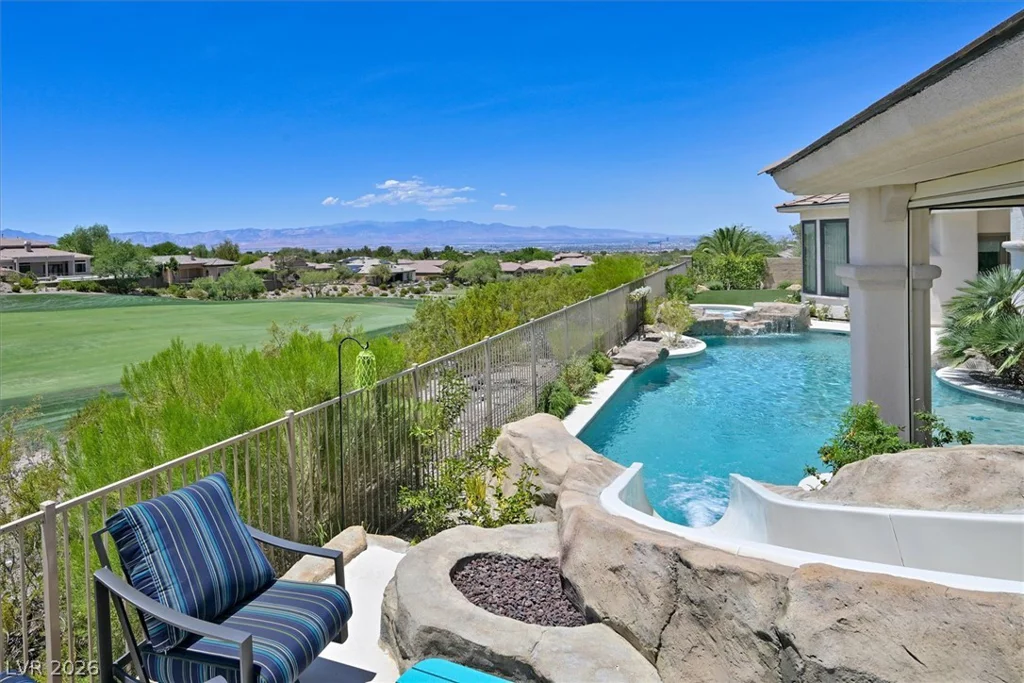 19 Club Vista, Henderson, NV 89052