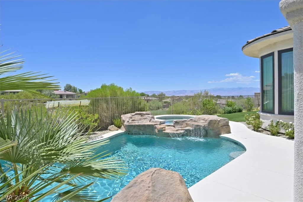 19 Club Vista, Henderson, NV 89052