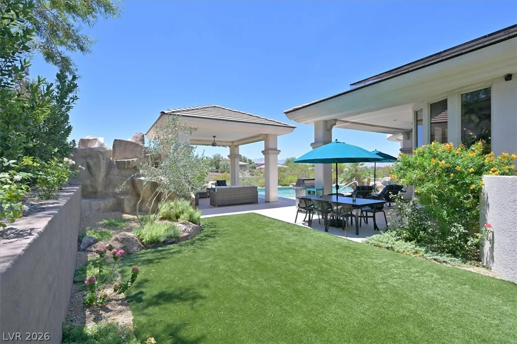 19 Club Vista, Henderson, NV 89052