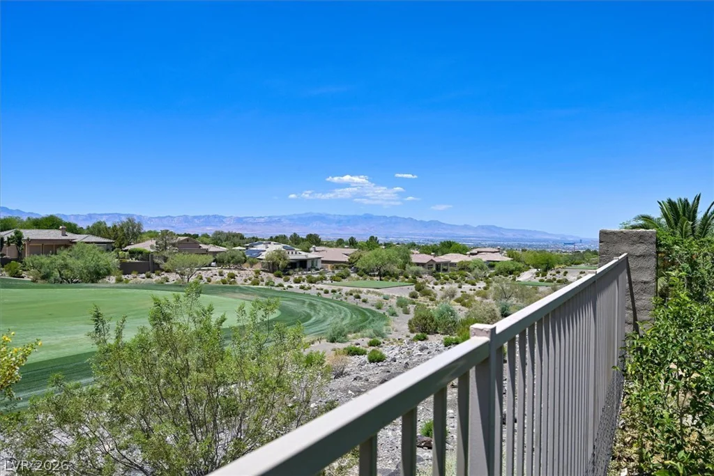 19 Club Vista, Henderson, NV 89052