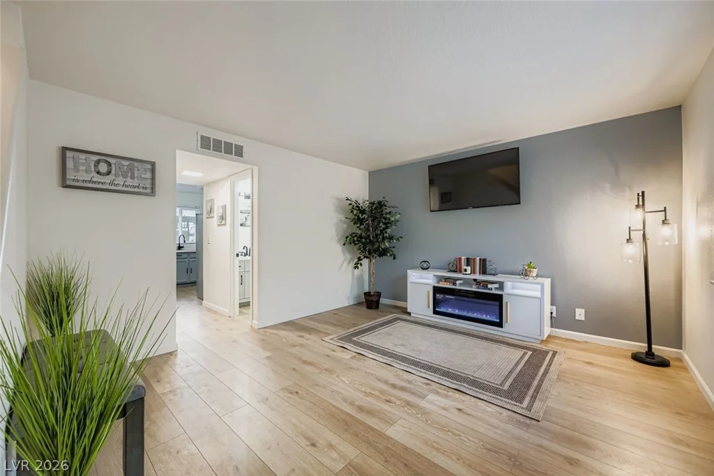 7054 Burcot, Las Vegas, NV 89156
