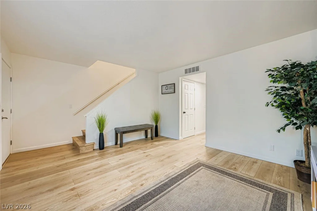 7054 Burcot, Las Vegas, NV 89156