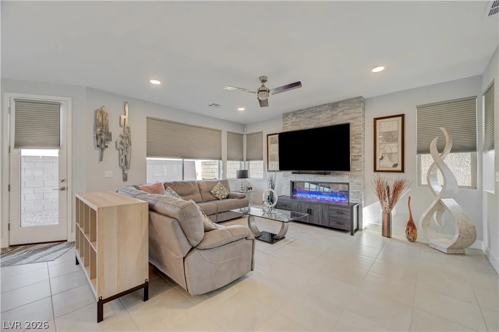 6342 Redstone Hills, Las Vegas, NV 89148