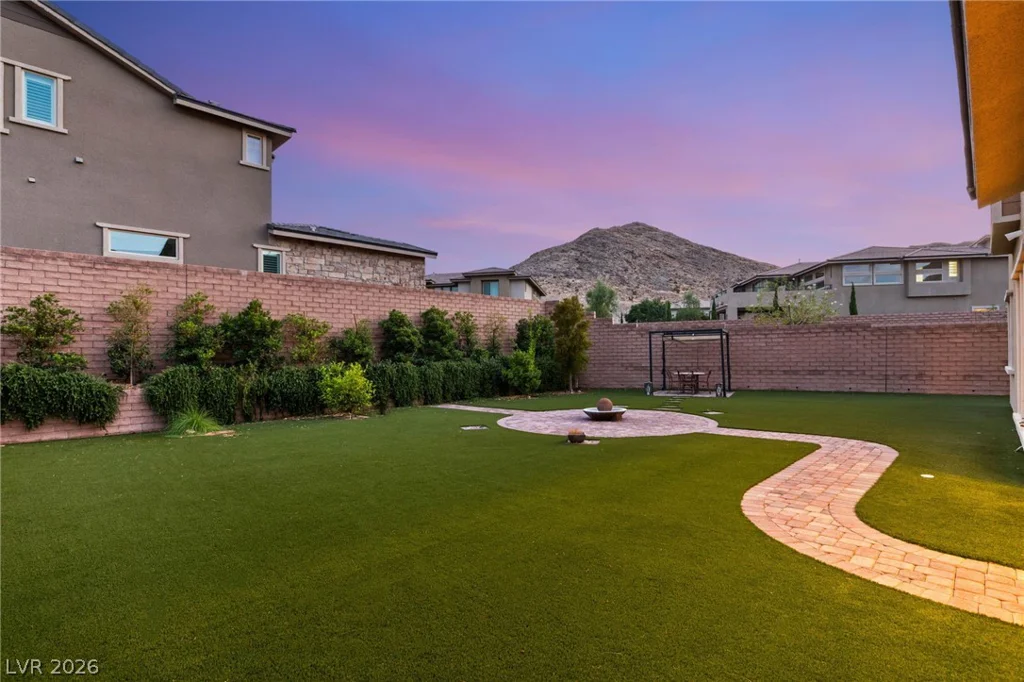 2720 Natural Rock, Las Vegas, NV 89138