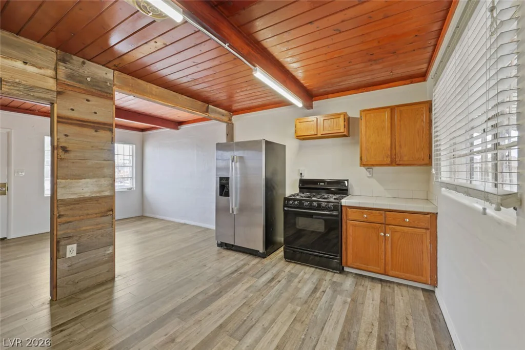 421 Stanford, Las Vegas, NV 89107