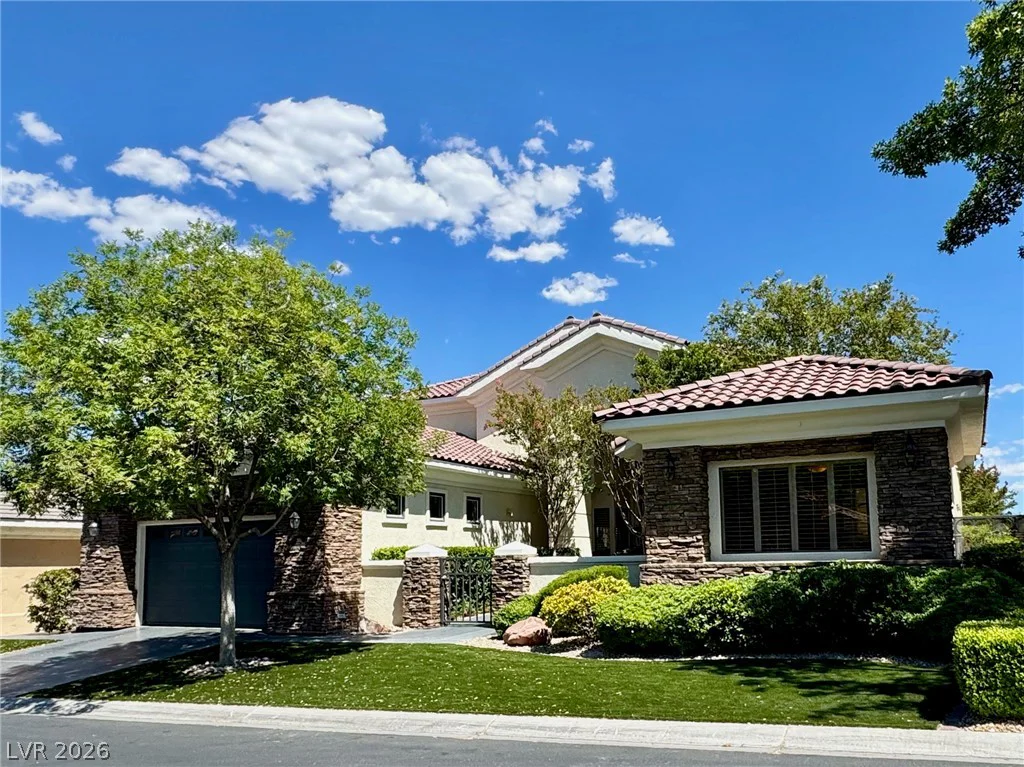 2032 Glenview, Las Vegas, NV 89134