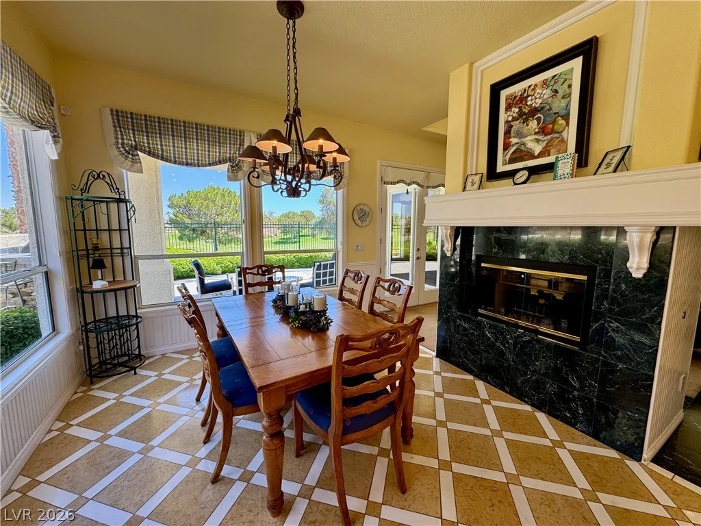 2032 Glenview, Las Vegas, NV 89134