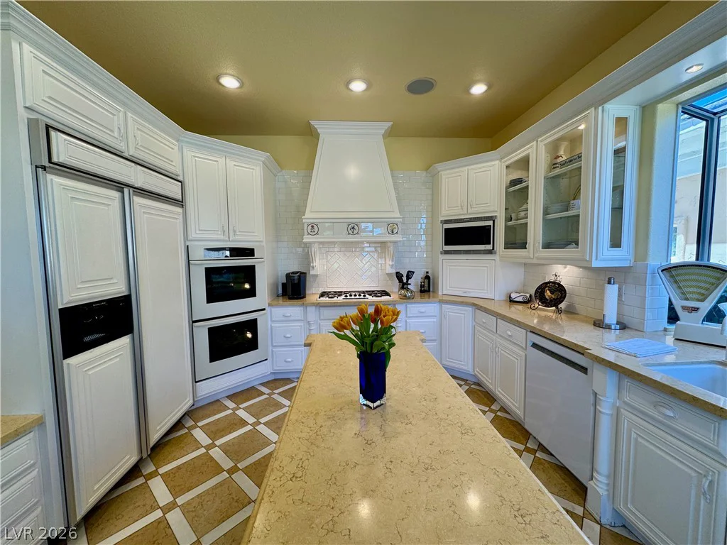 2032 Glenview, Las Vegas, NV 89134