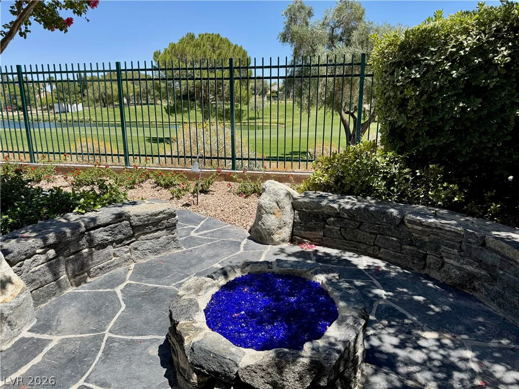 2032 Glenview, Las Vegas, NV 89134