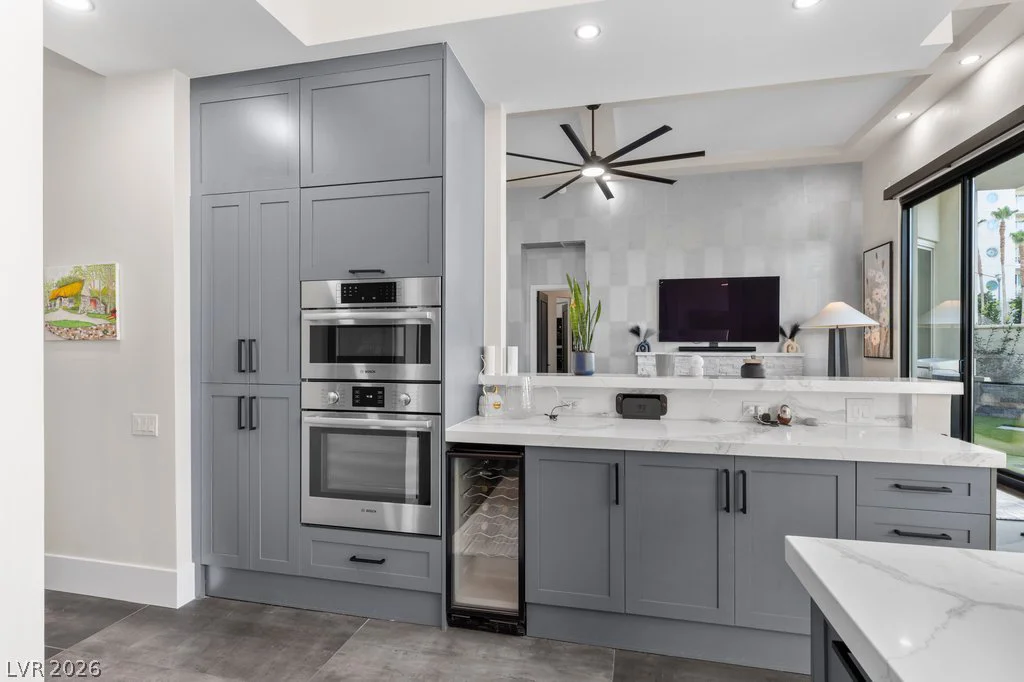 2777 Paradise, Las Vegas, NV 89109