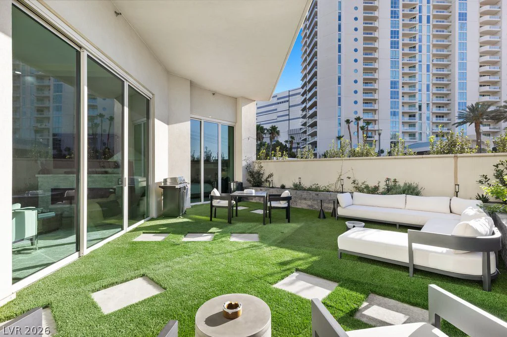 2777 Paradise, Las Vegas, NV 89109