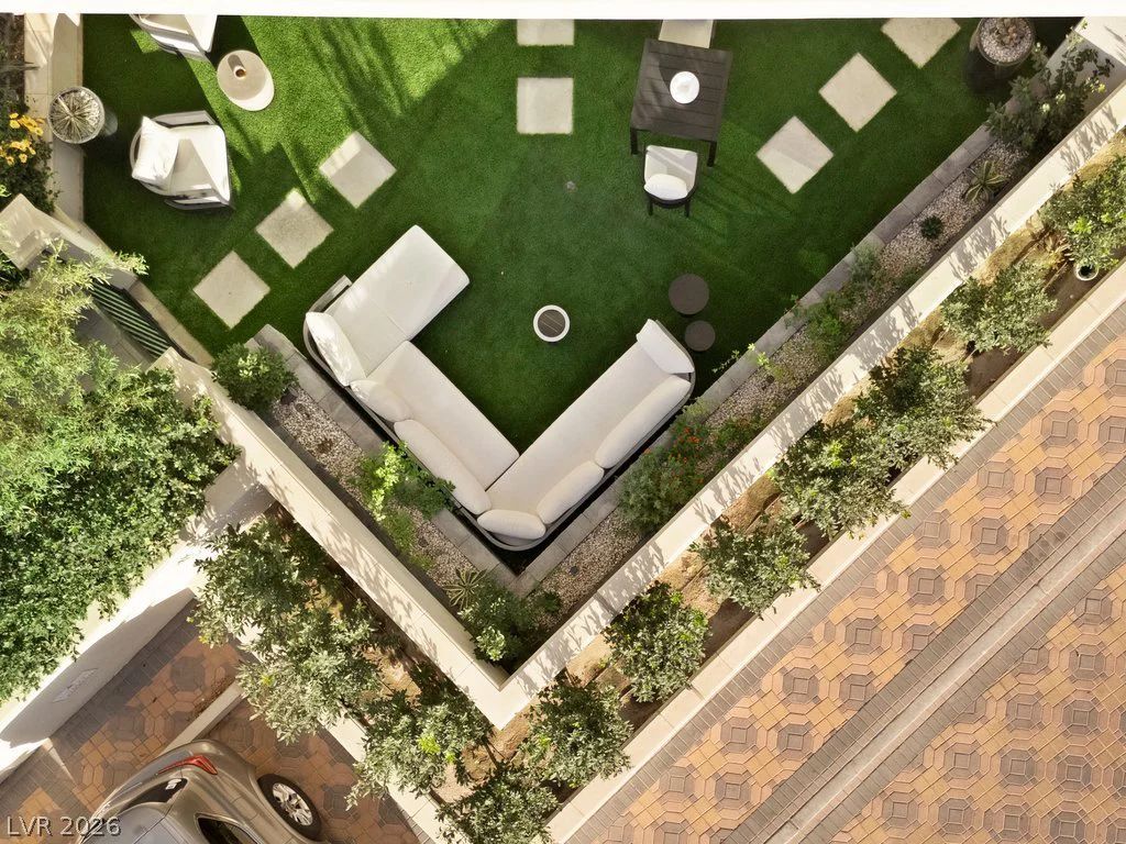 2777 Paradise, Las Vegas, NV 89109