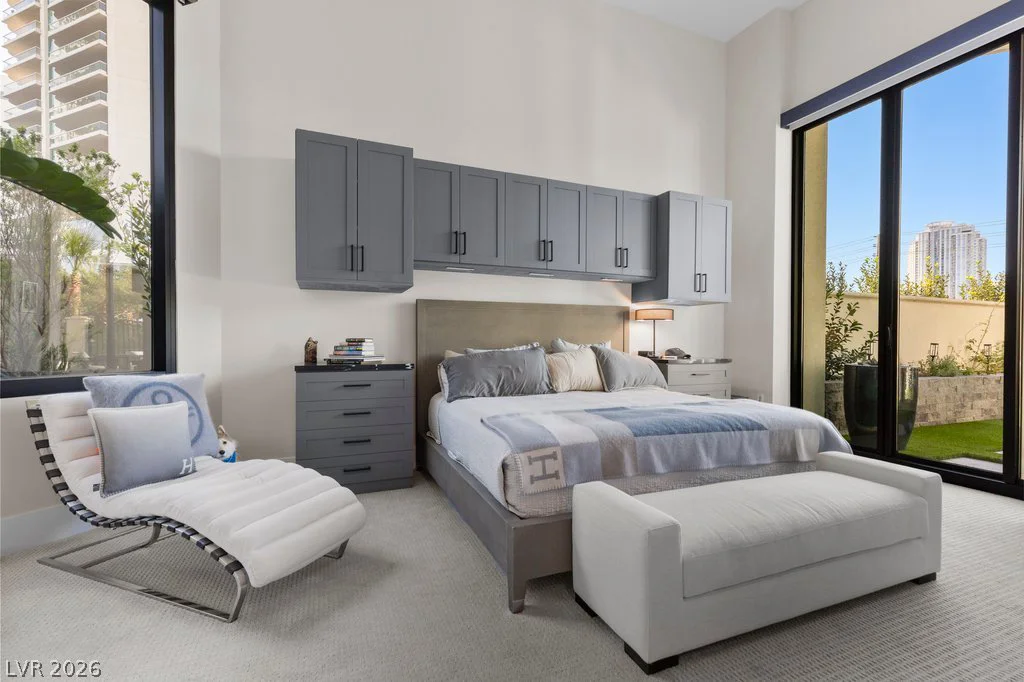 2777 Paradise, Las Vegas, NV 89109
