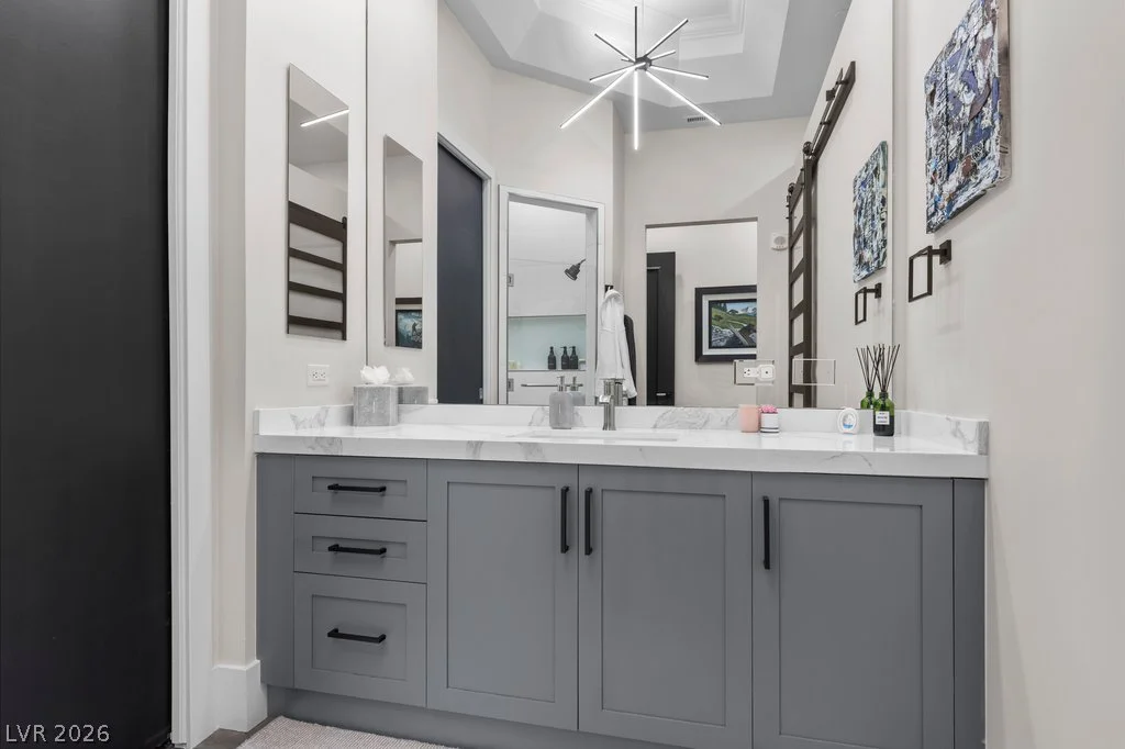 2777 Paradise, Las Vegas, NV 89109