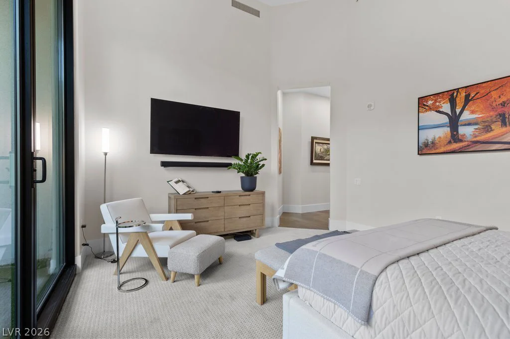 2777 Paradise, Las Vegas, NV 89109