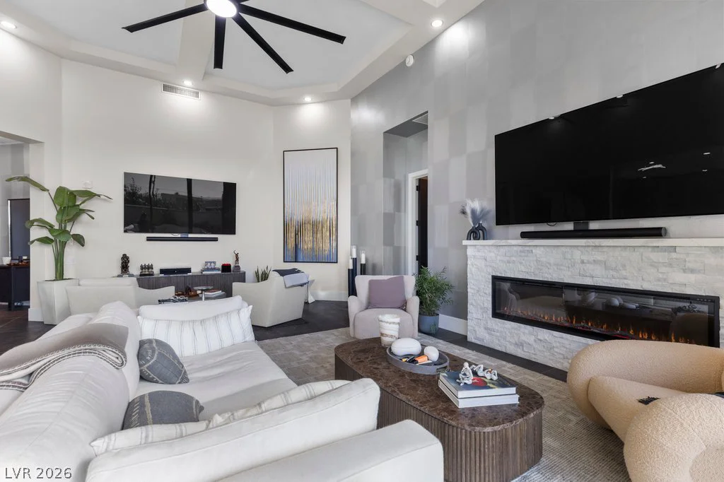 2777 Paradise, Las Vegas, NV 89109