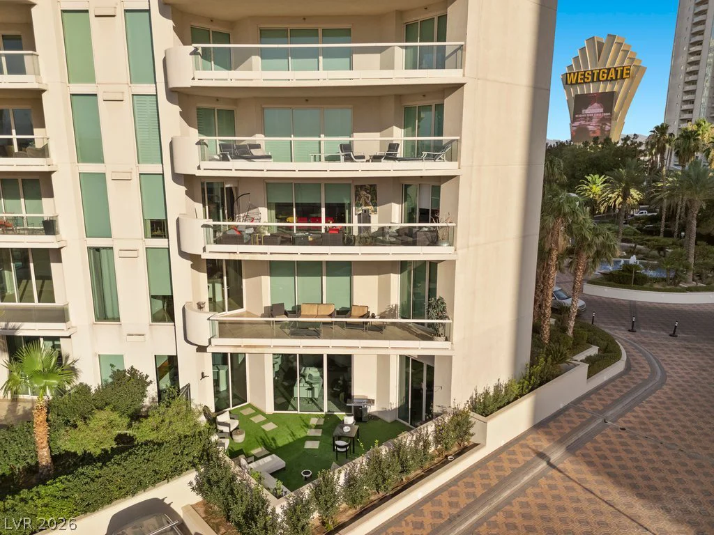 2777 Paradise, Las Vegas, NV 89109