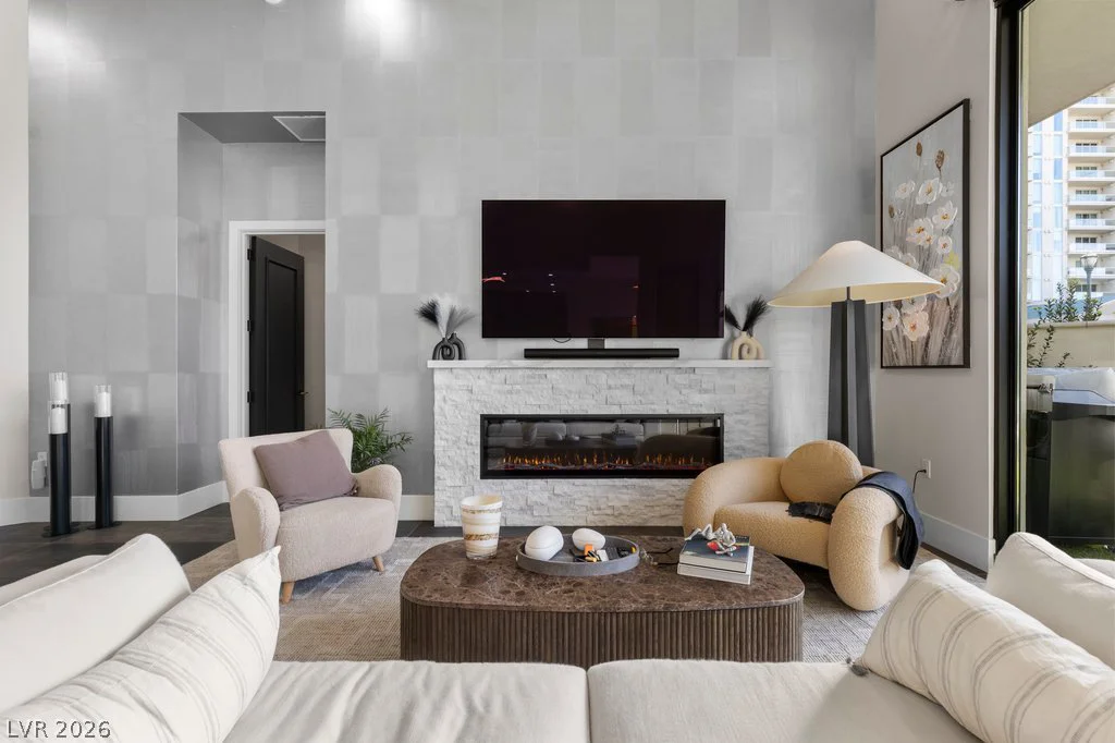 2777 Paradise, Las Vegas, NV 89109