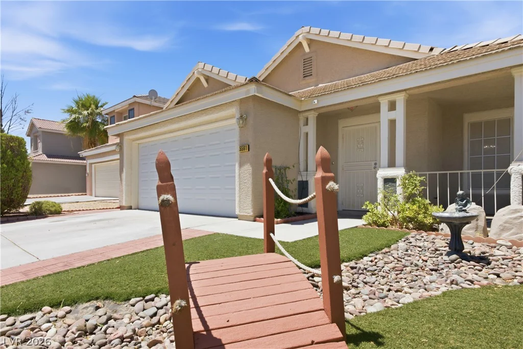5561 Merriweather, Las Vegas, NV 89113