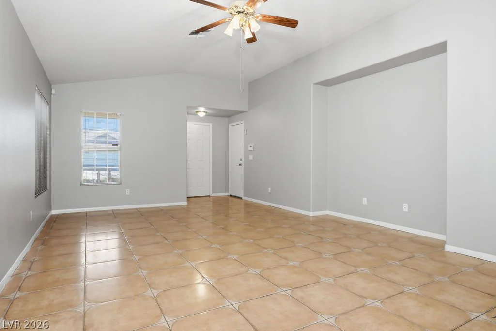 5561 Merriweather, Las Vegas, NV 89113