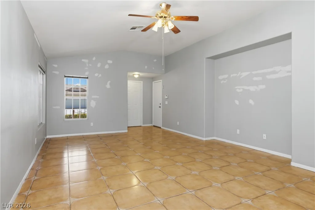 5561 Merriweather, Las Vegas, NV 89113