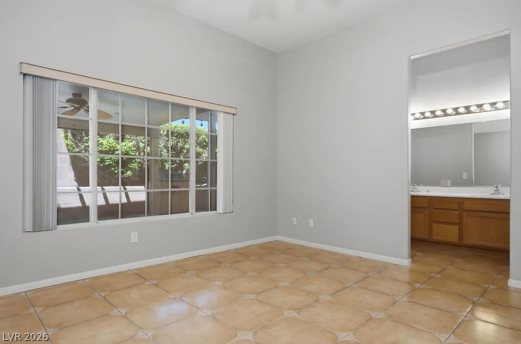 5561 Merriweather, Las Vegas, NV 89113