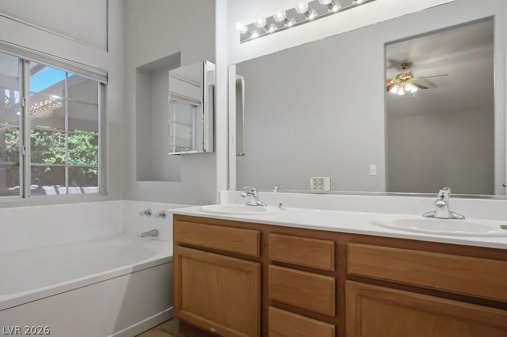 5561 Merriweather, Las Vegas, NV 89113
