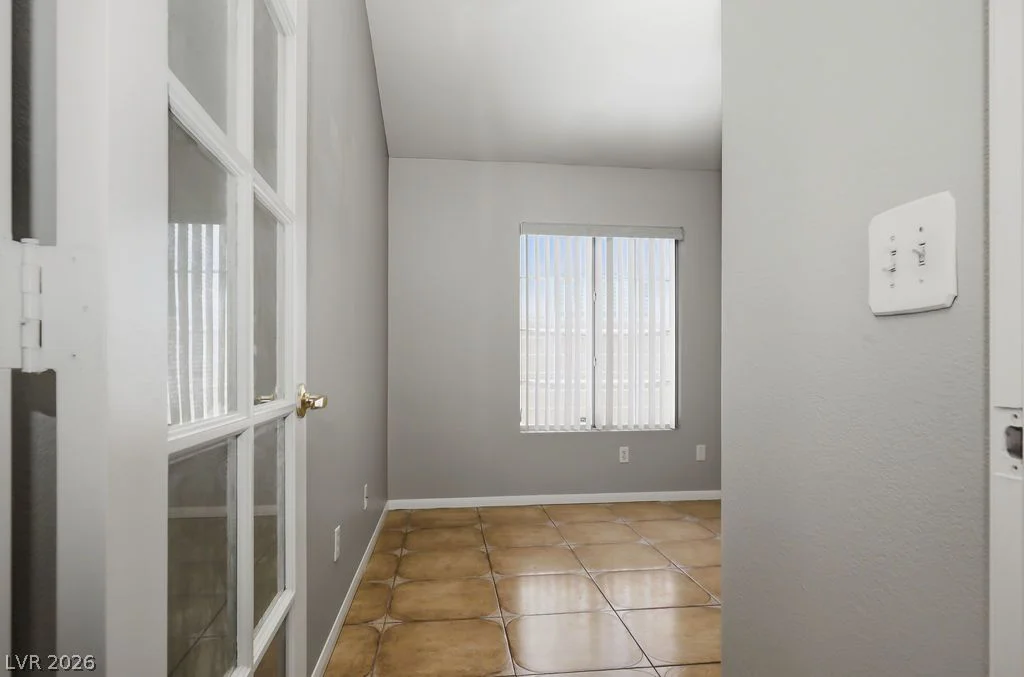 5561 Merriweather, Las Vegas, NV 89113