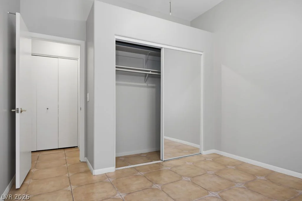 5561 Merriweather, Las Vegas, NV 89113