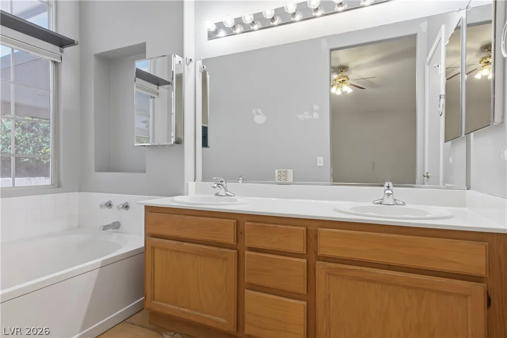 5561 Merriweather, Las Vegas, NV 89113