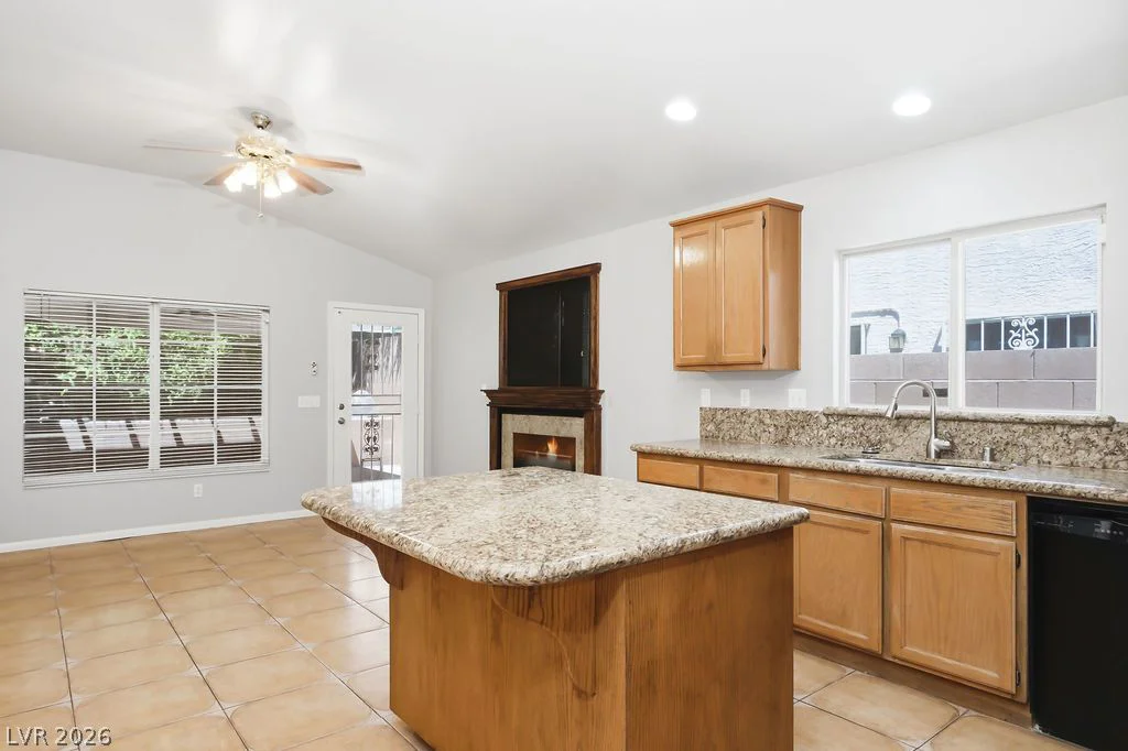 5561 Merriweather, Las Vegas, NV 89113