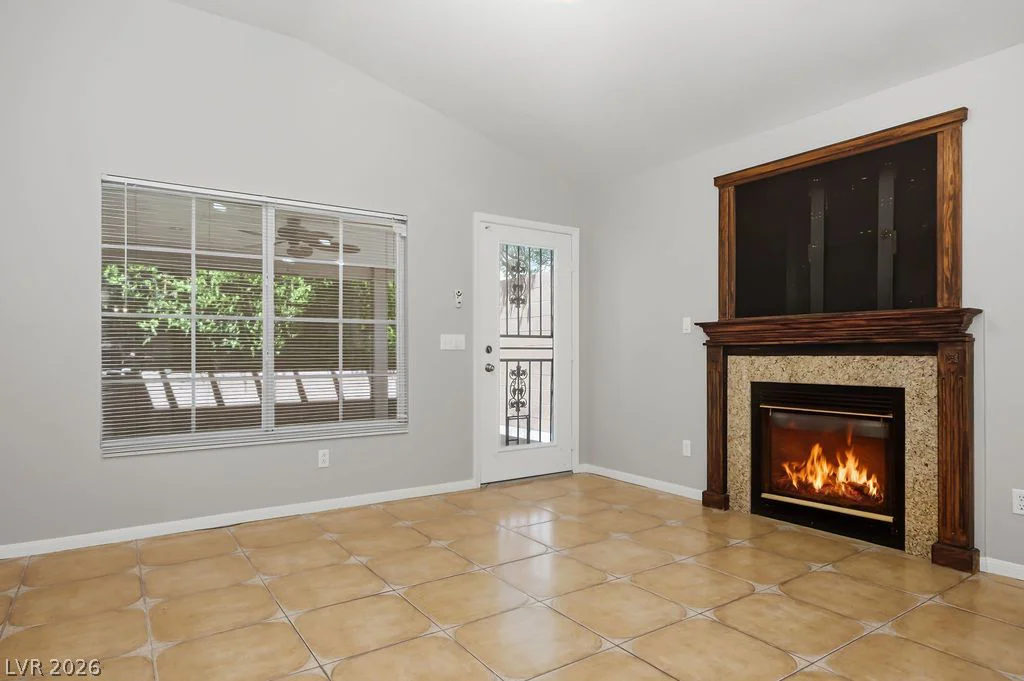 5561 Merriweather, Las Vegas, NV 89113