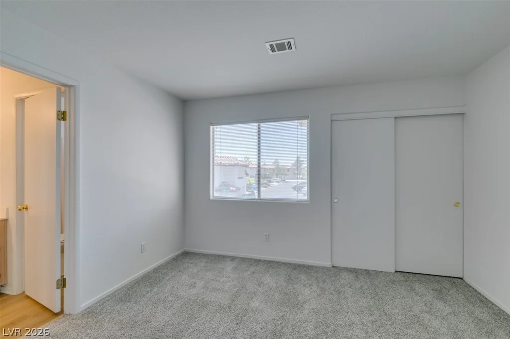 8012 Divine, Las Vegas, NV 89128