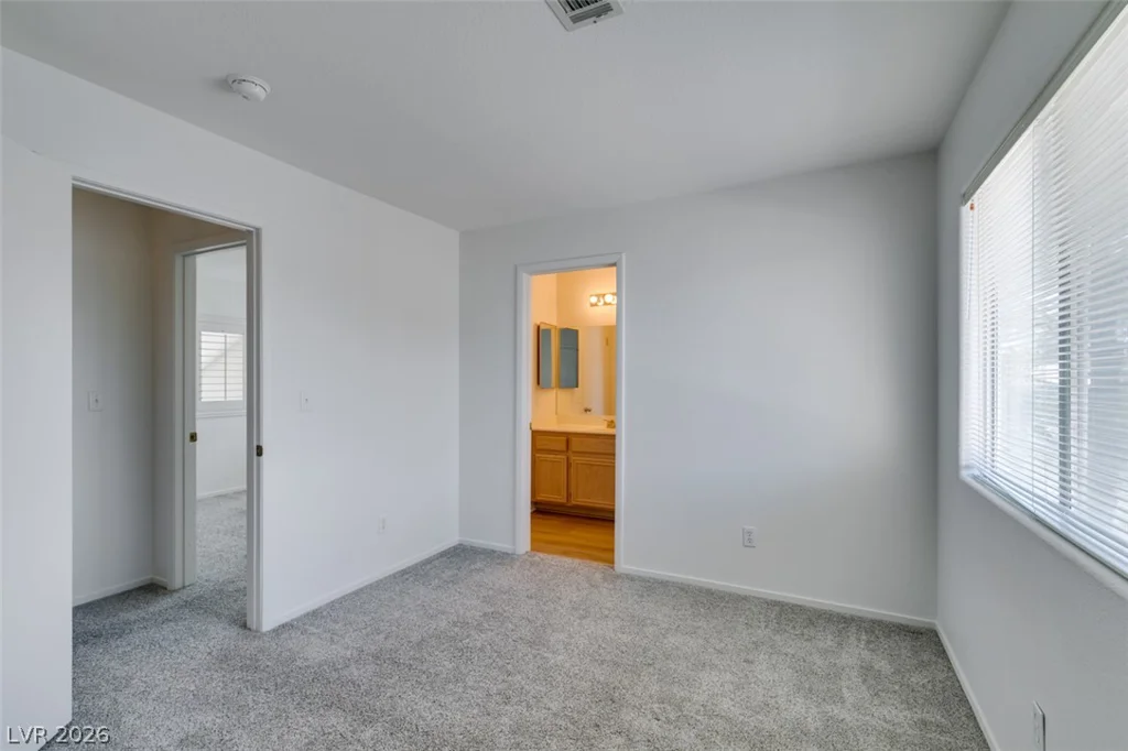 8012 Divine, Las Vegas, NV 89128