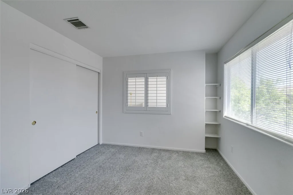 8012 Divine, Las Vegas, NV 89128