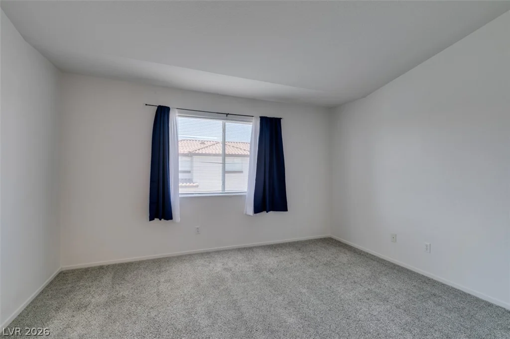 8012 Divine, Las Vegas, NV 89128