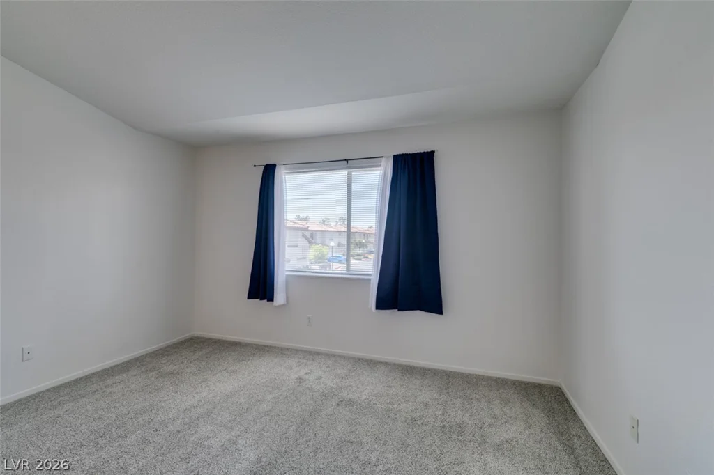 8012 Divine, Las Vegas, NV 89128