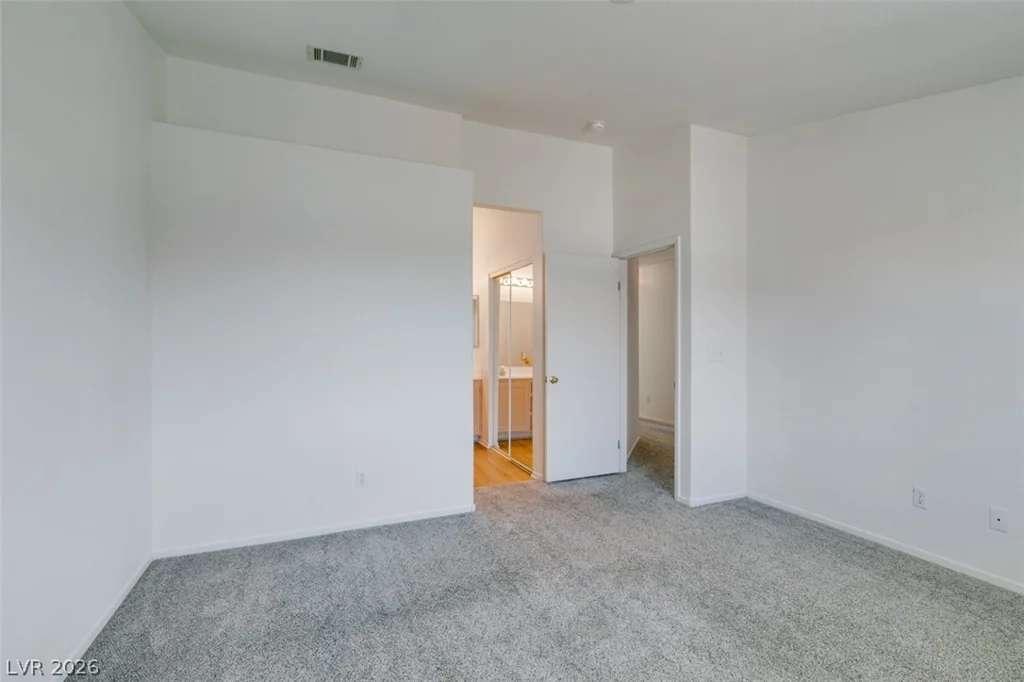 8012 Divine, Las Vegas, NV 89128