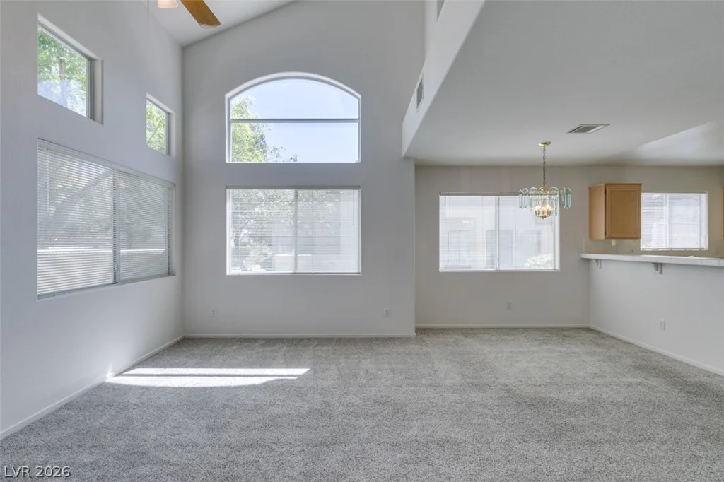 8012 Divine, Las Vegas, NV 89128