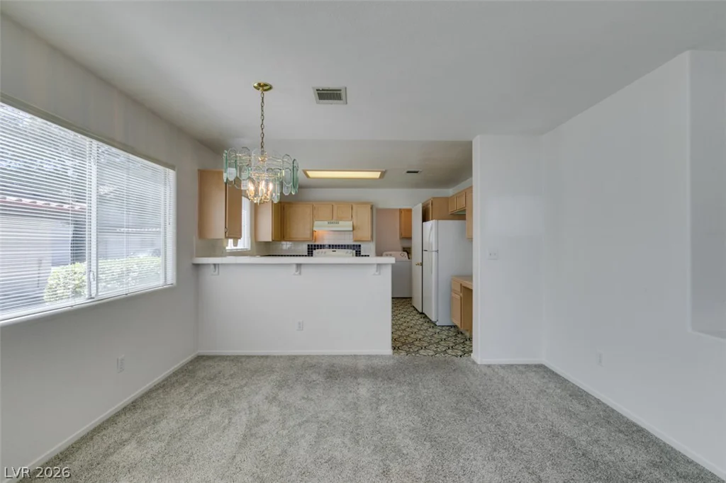 8012 Divine, Las Vegas, NV 89128