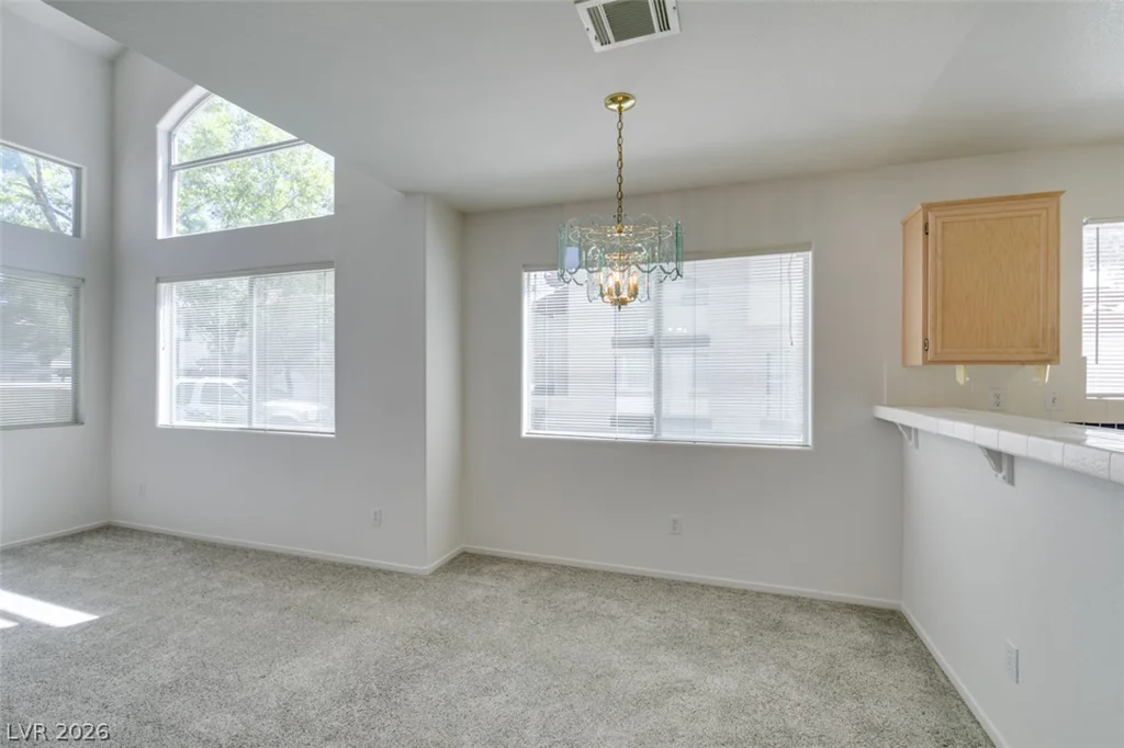 8012 Divine, Las Vegas, NV 89128
