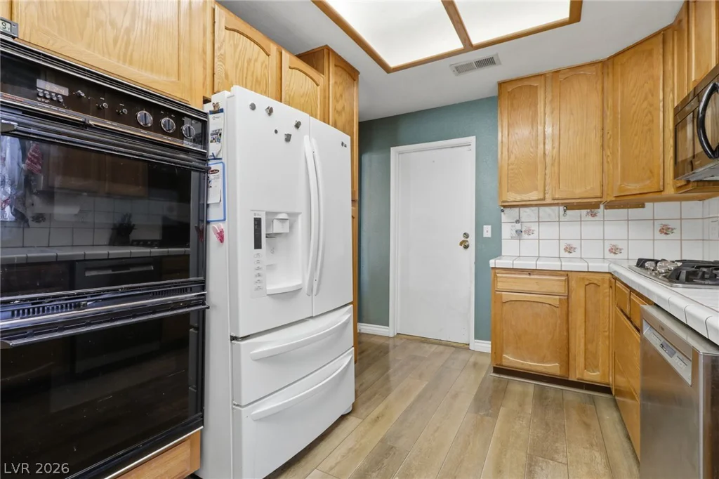 1209 Oak Tree, Las Vegas, NV 89108