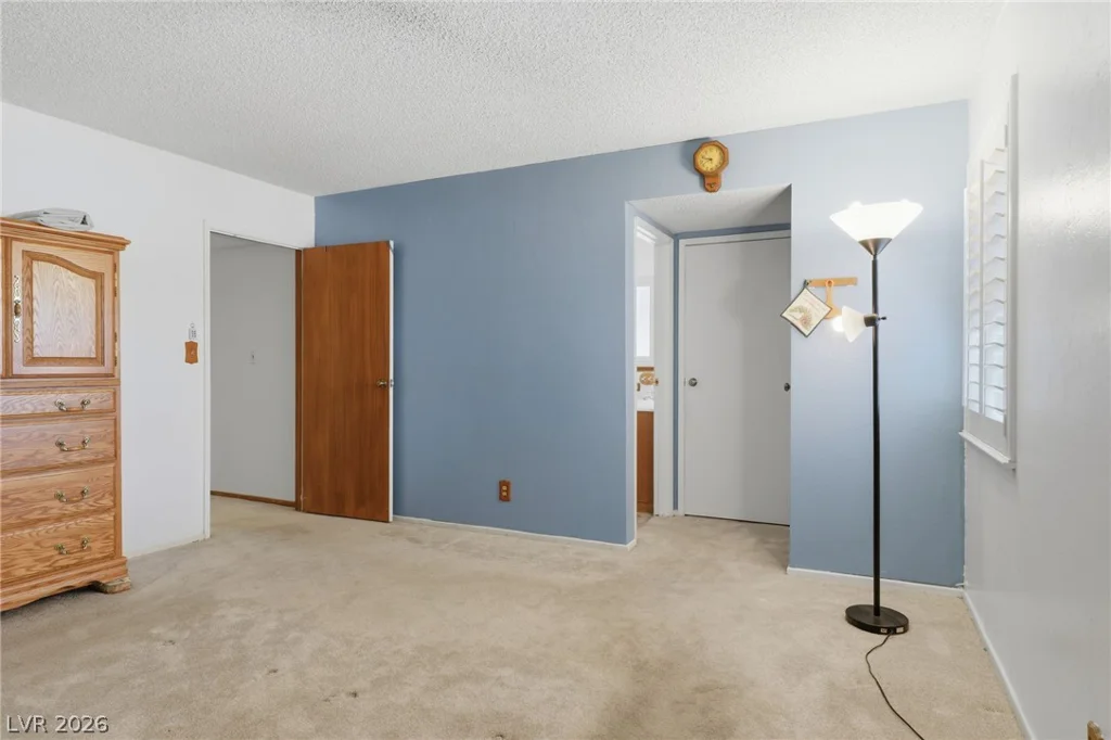 1209 Oak Tree, Las Vegas, NV 89108
