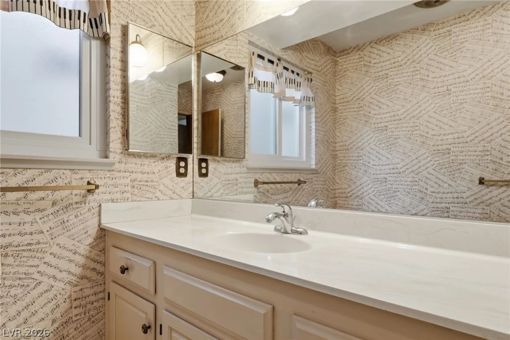1209 Oak Tree, Las Vegas, NV 89108