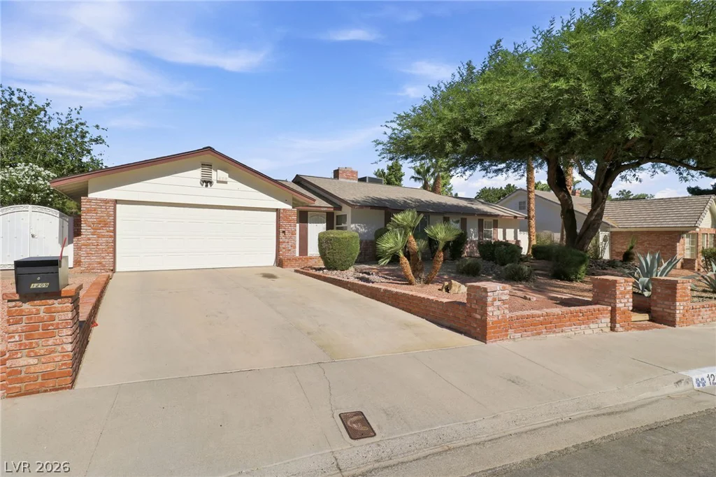 1209 Oak Tree, Las Vegas, NV 89108