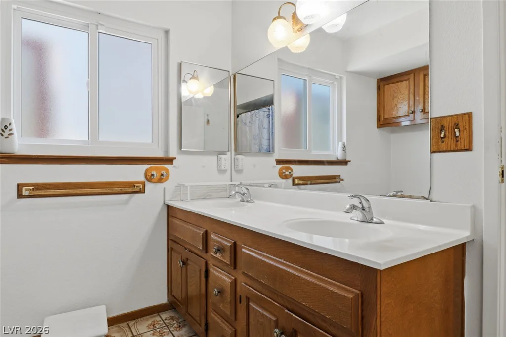 1209 Oak Tree, Las Vegas, NV 89108