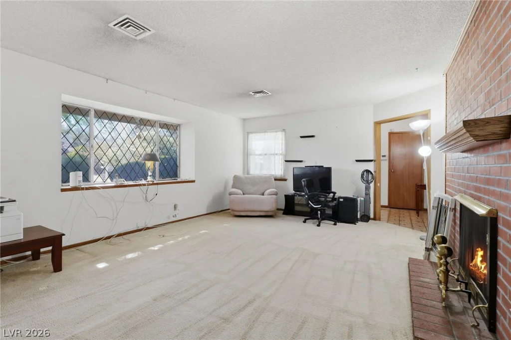 1209 Oak Tree, Las Vegas, NV 89108