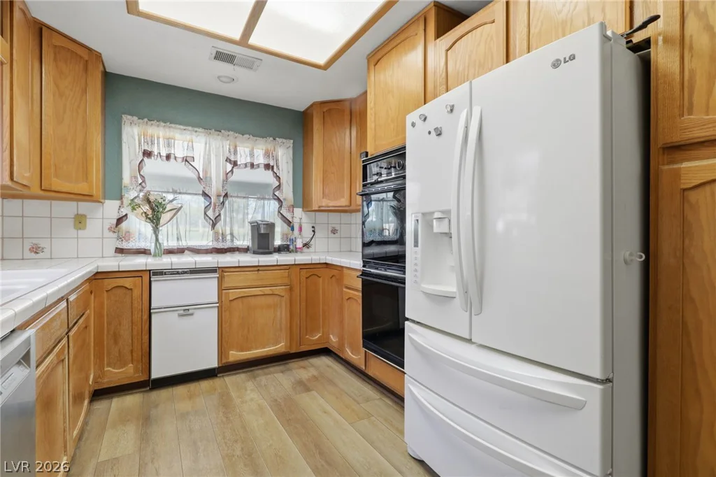 1209 Oak Tree, Las Vegas, NV 89108